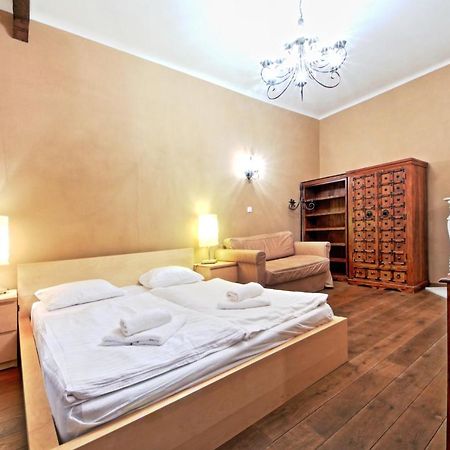 Rose Antique Apartment Prague Ngoại thất bức ảnh