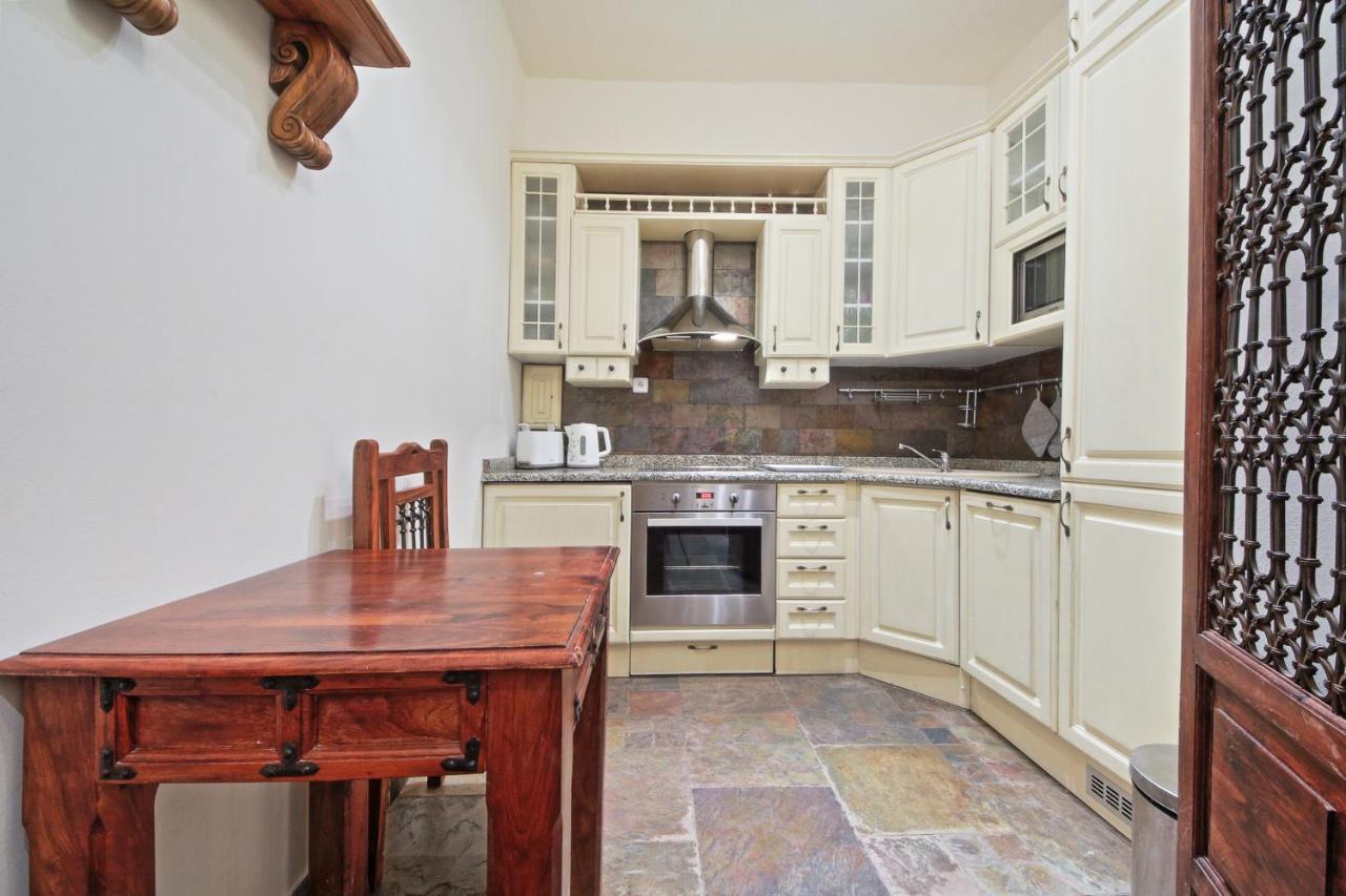 Rose Antique Apartment Prague Ngoại thất bức ảnh