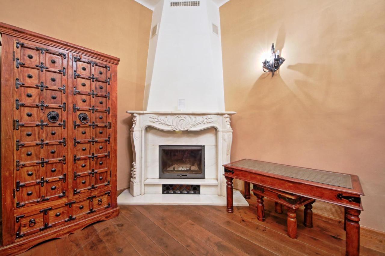 Rose Antique Apartment Prague Ngoại thất bức ảnh