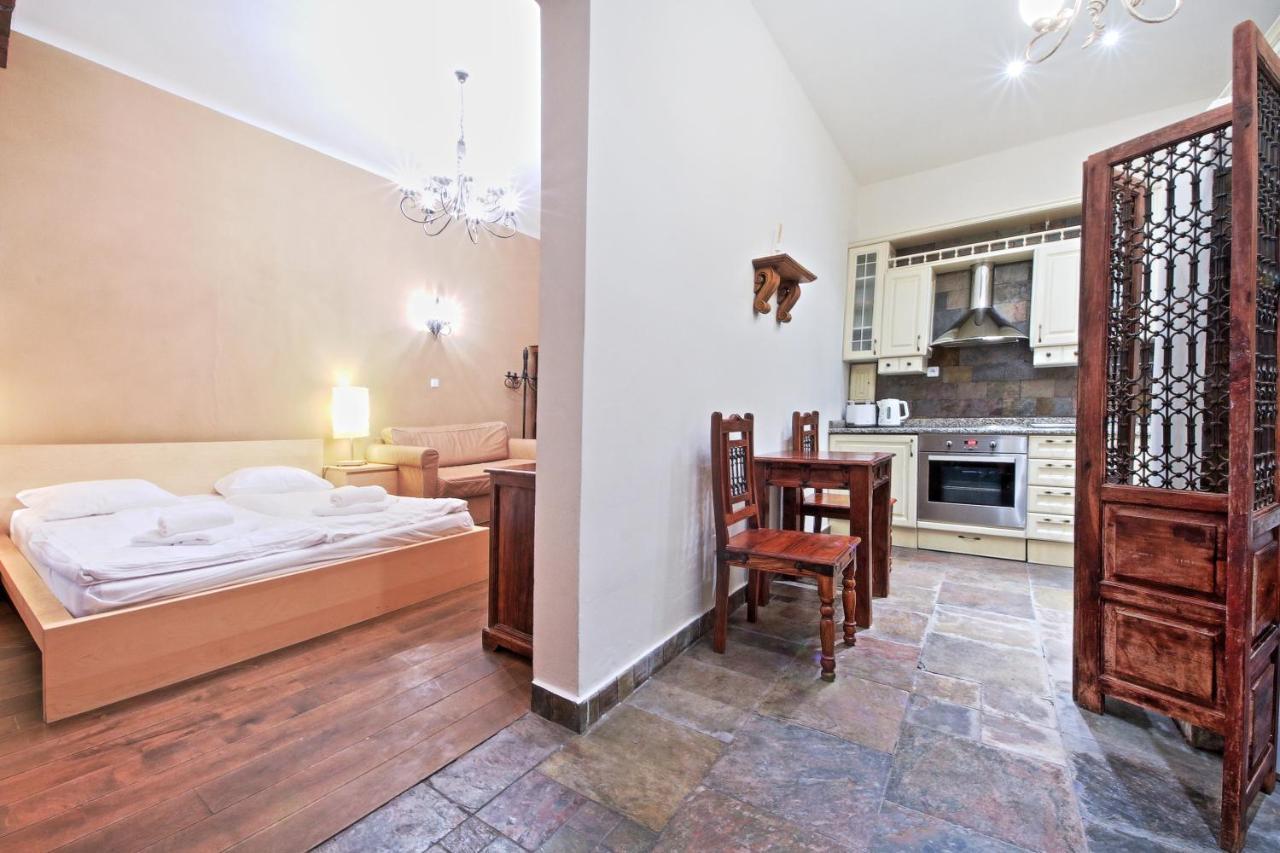 Rose Antique Apartment Prague Ngoại thất bức ảnh