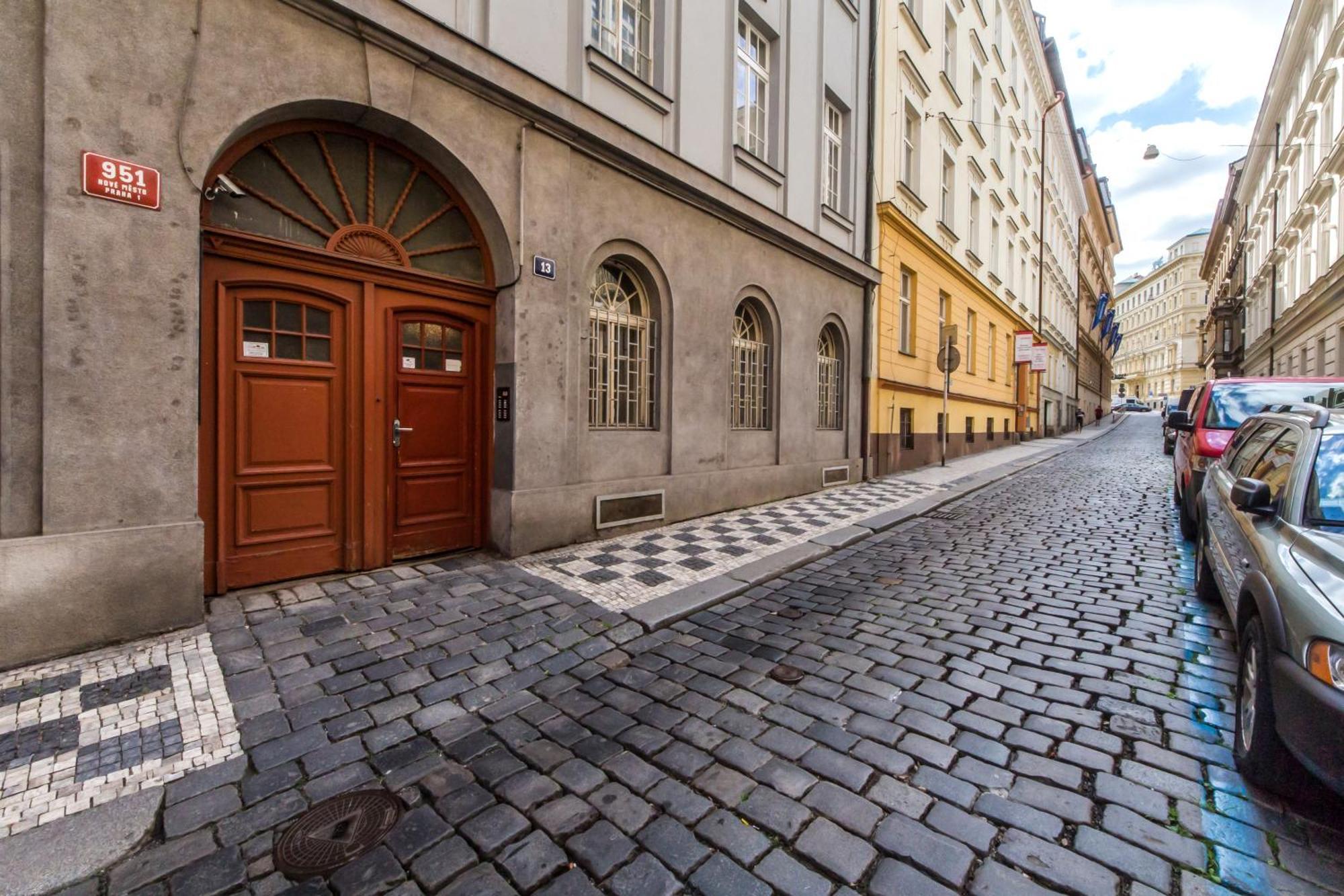 Rose Antique Apartment Prague Ngoại thất bức ảnh