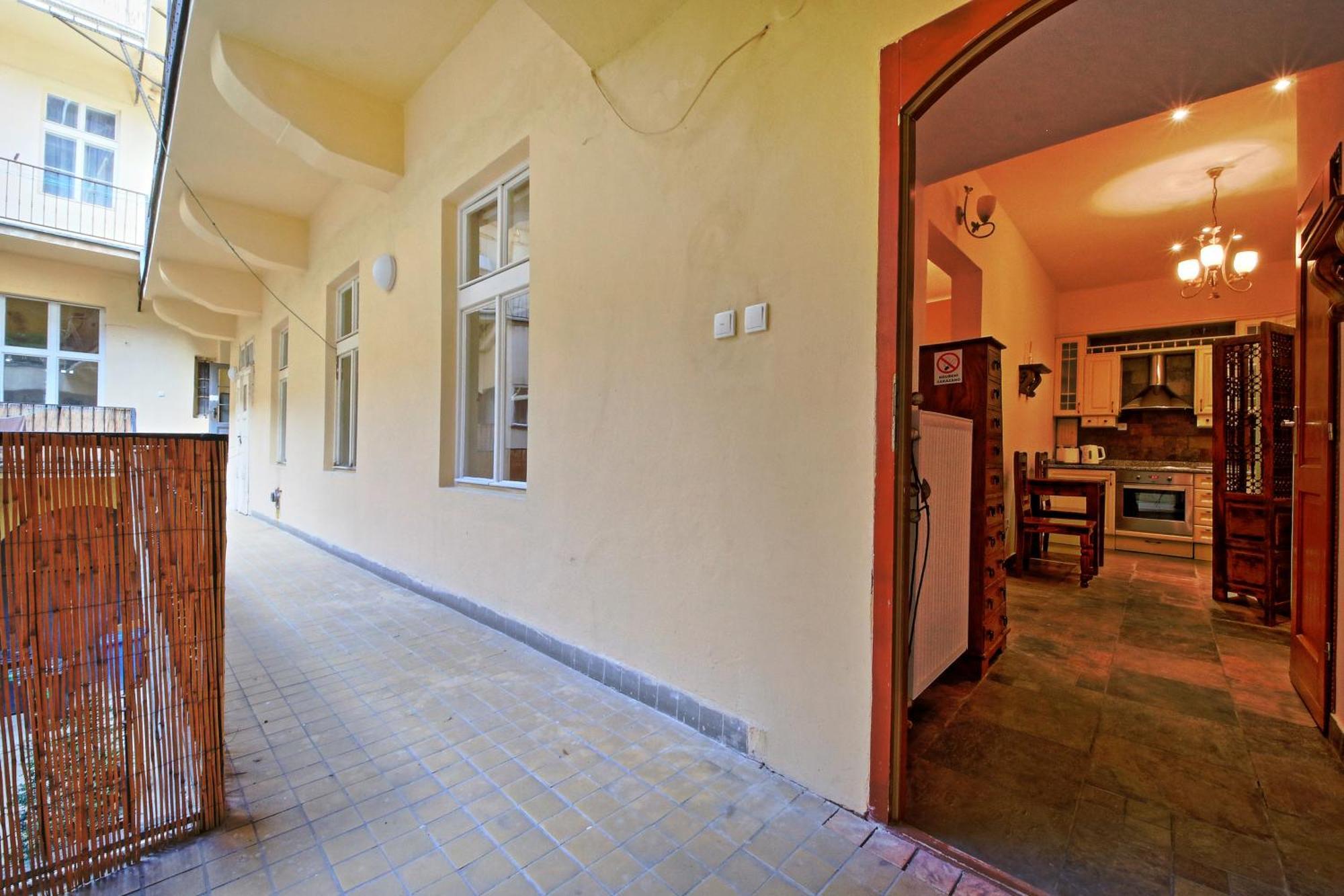 Rose Antique Apartment Prague Ngoại thất bức ảnh