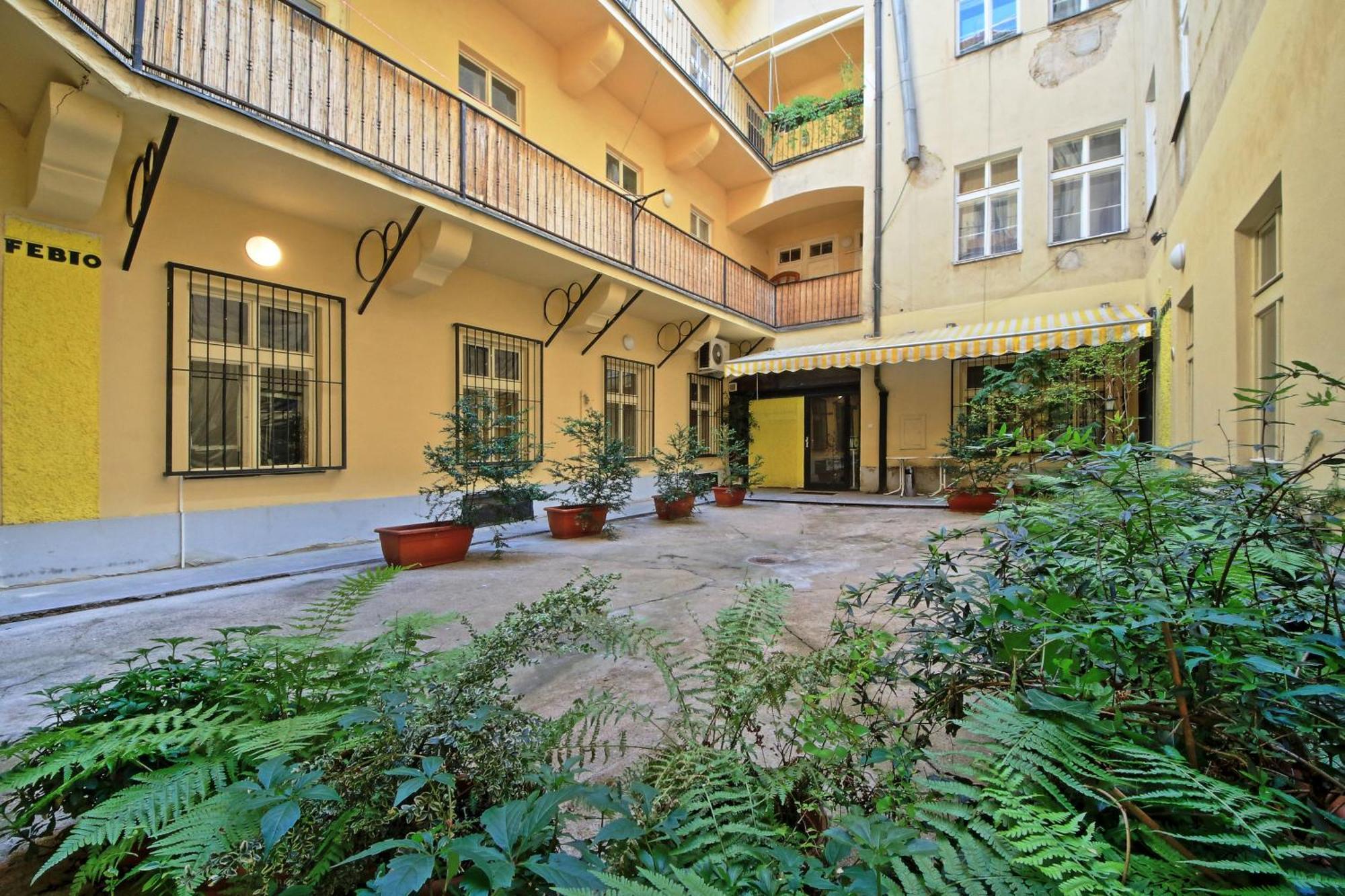 Rose Antique Apartment Prague Ngoại thất bức ảnh
